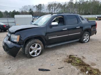  Salvage Chevrolet Avalanche