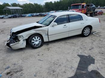  Salvage Lincoln Towncar