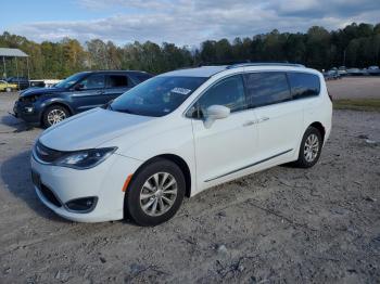  Salvage Chrysler Pacifica