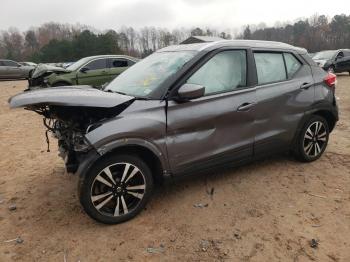  Salvage Nissan Kicks