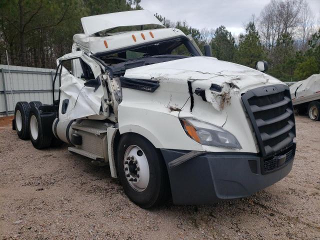  Salvage Freightliner Cascadia 1