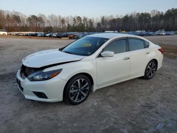  Salvage Nissan Altima