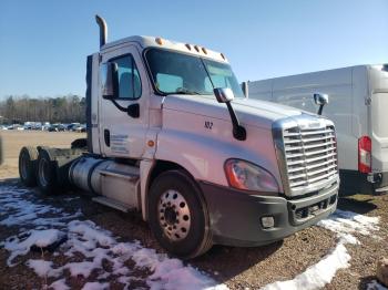  Salvage Freightliner Cascadia 1