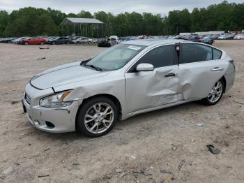  Salvage Nissan Maxima