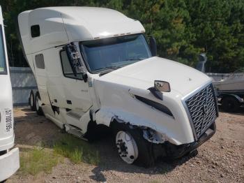  Salvage Volvo Vn