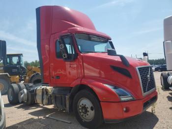  Salvage Volvo Vnr