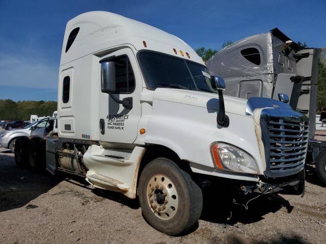  Salvage Freightliner Cascadia 1