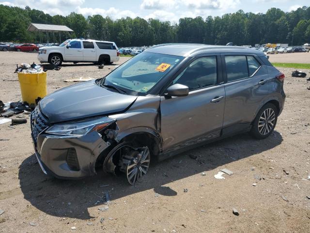  Salvage Nissan Kicks
