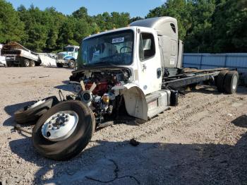  Salvage Freightliner M2 106 Med