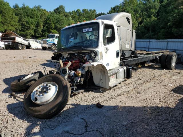  Salvage Freightliner M2 106 Med