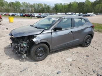  Salvage Nissan Kicks