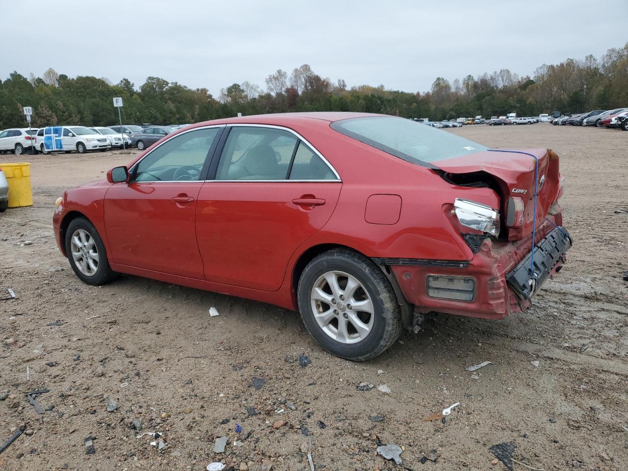 Toyota Camry Base Image 12