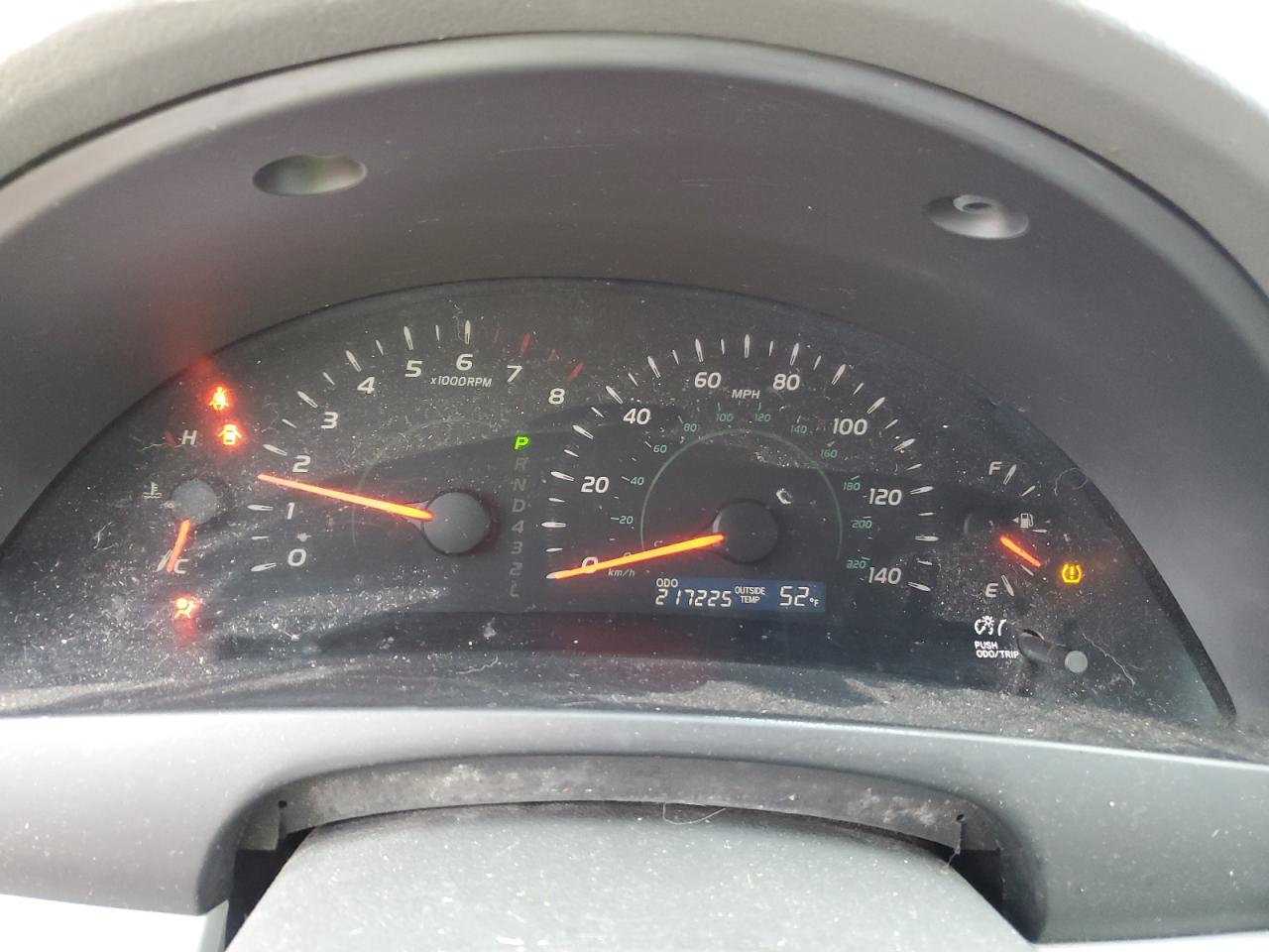 Toyota Camry Base Image 4