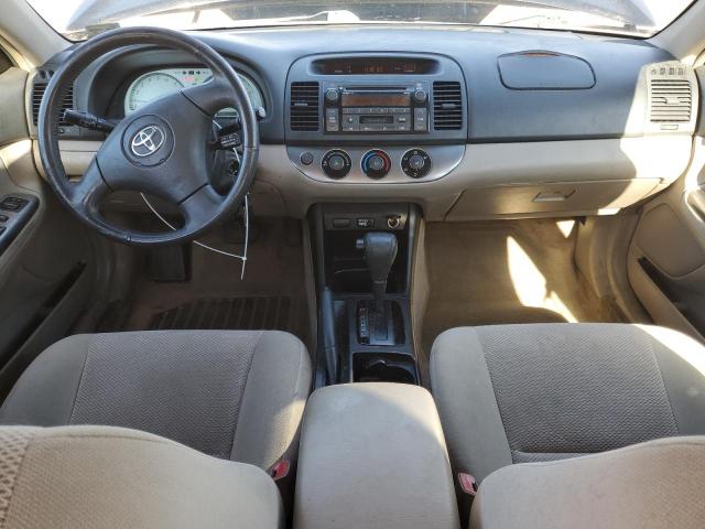 Toyota Camry Le Image 6