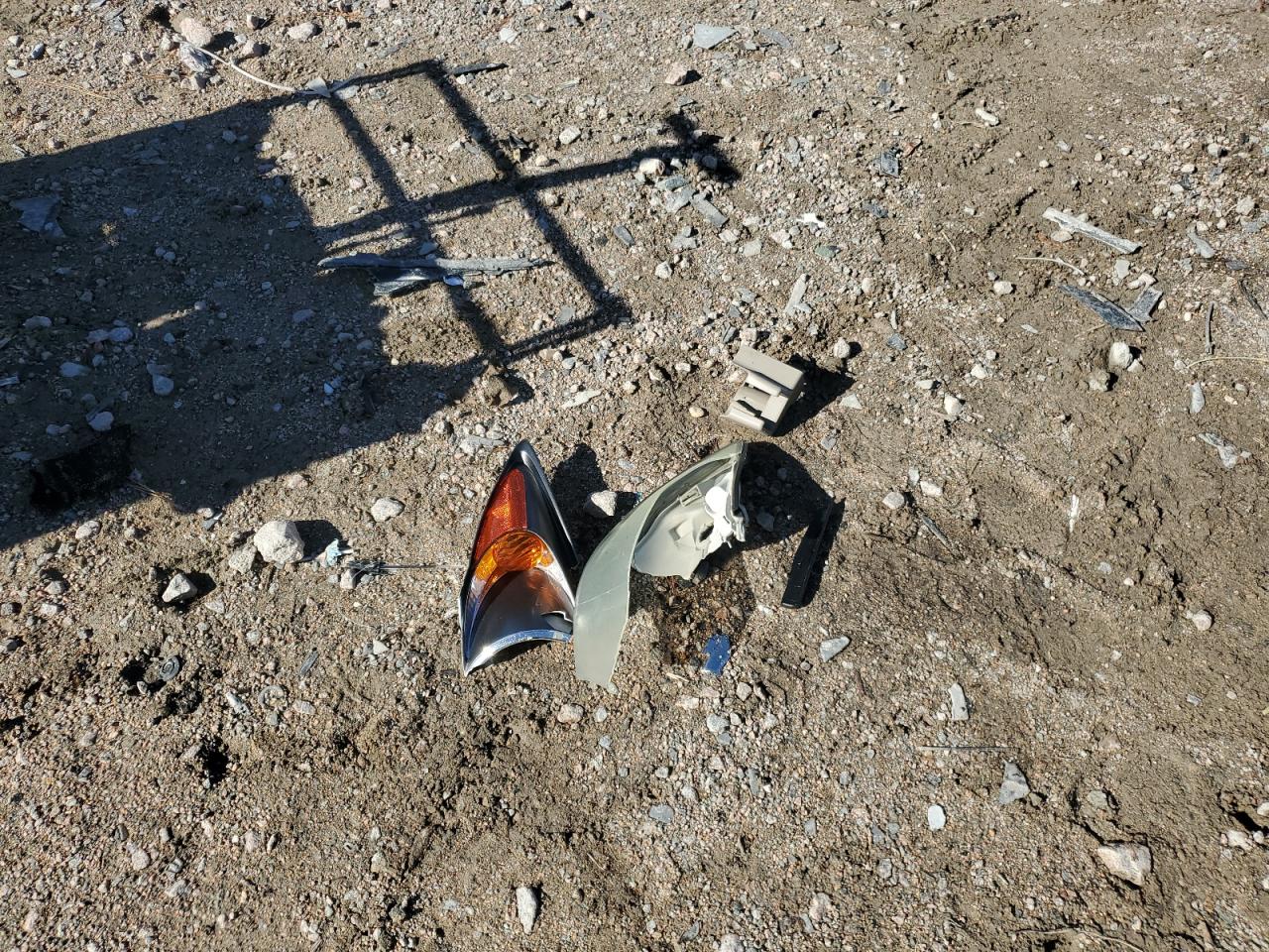 Toyota Camry Le Image 12