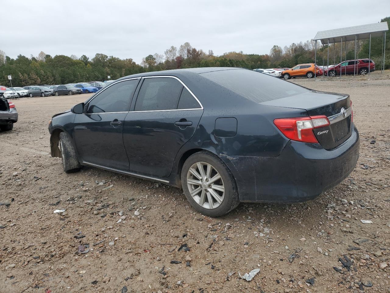 Toyota Camry Base Image 2