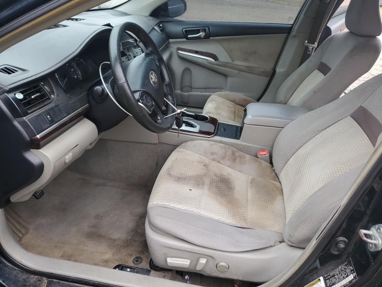 Toyota Camry Base Image 7