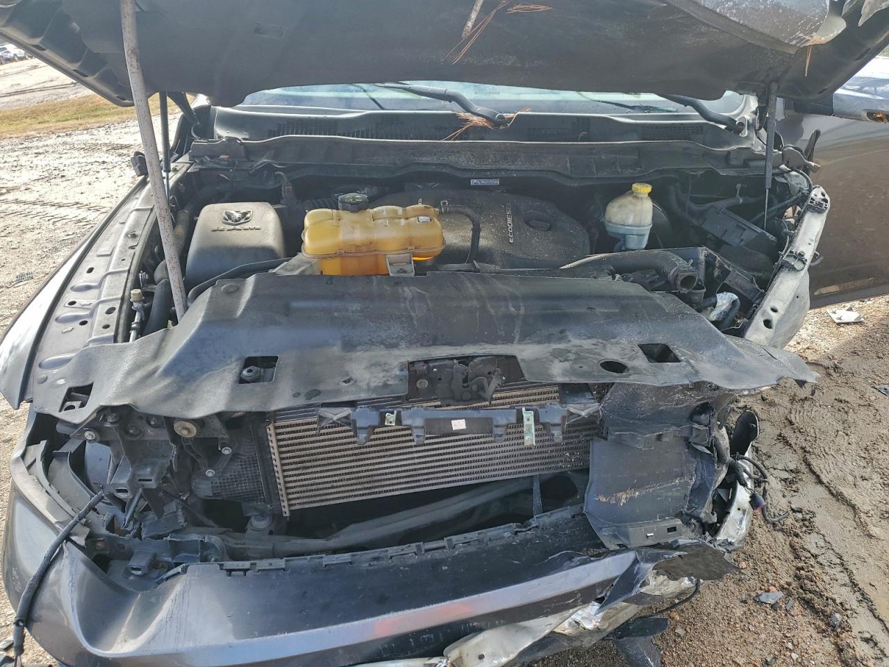 Ram 1500 Laramie Image 12