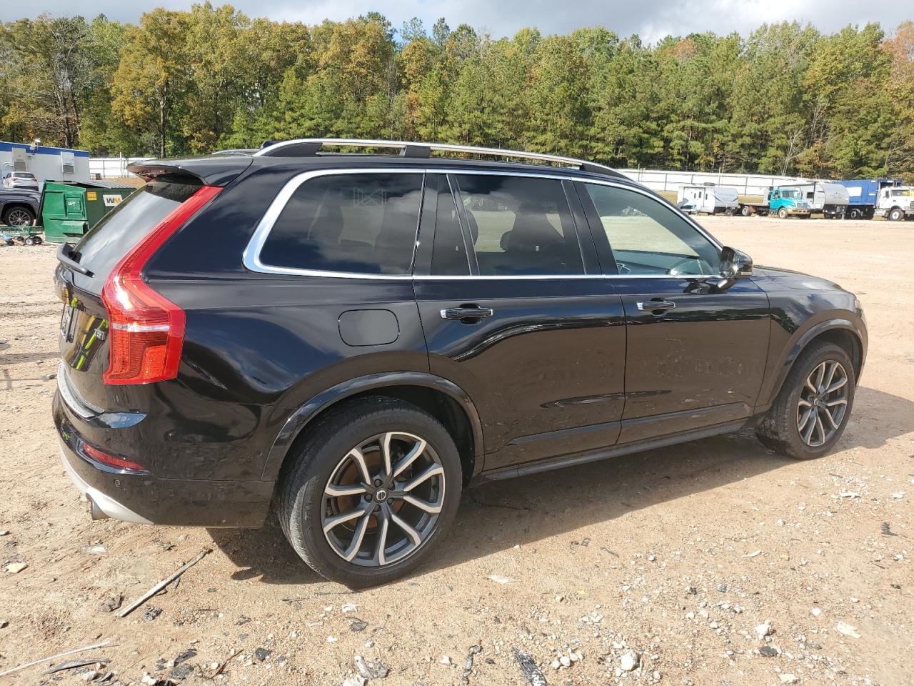 Volvo XC90 T5 Image 2
