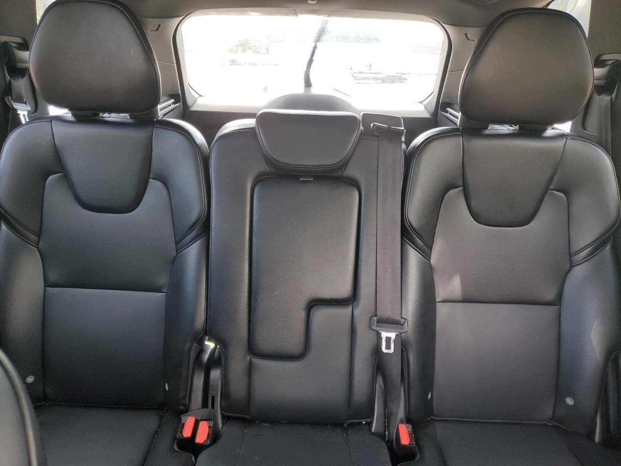 Volvo XC90 T5 Image 6