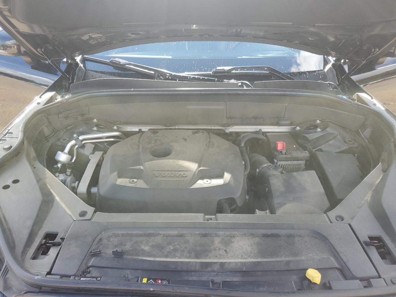 Volvo XC90 T5 Image 12