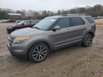  Salvage Ford Explorer