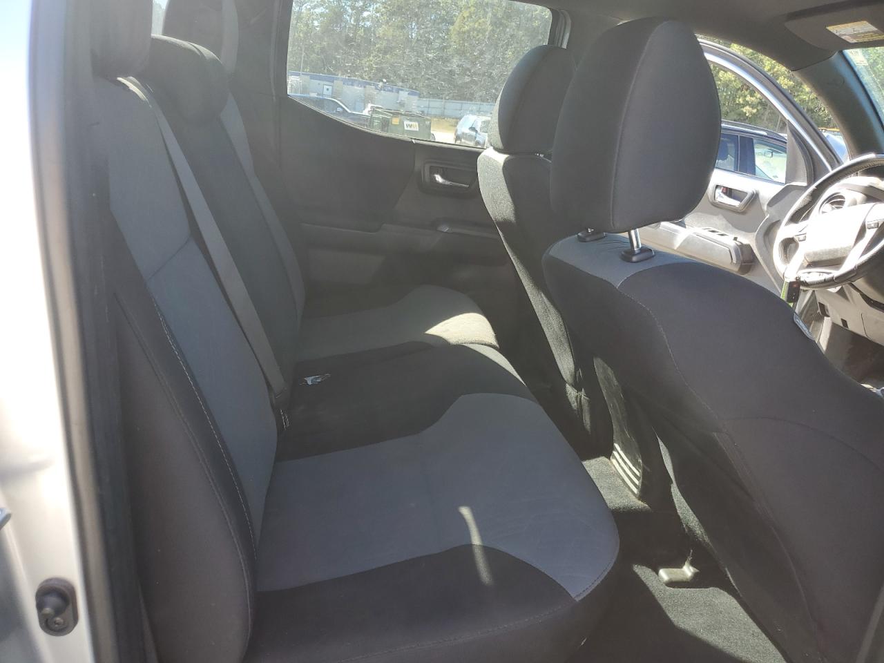 Toyota Tacoma Double Cab Image 6