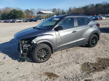  Salvage Nissan Kicks