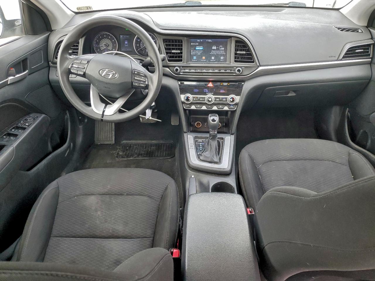 Hyundai ELANTRA Sel Image 3