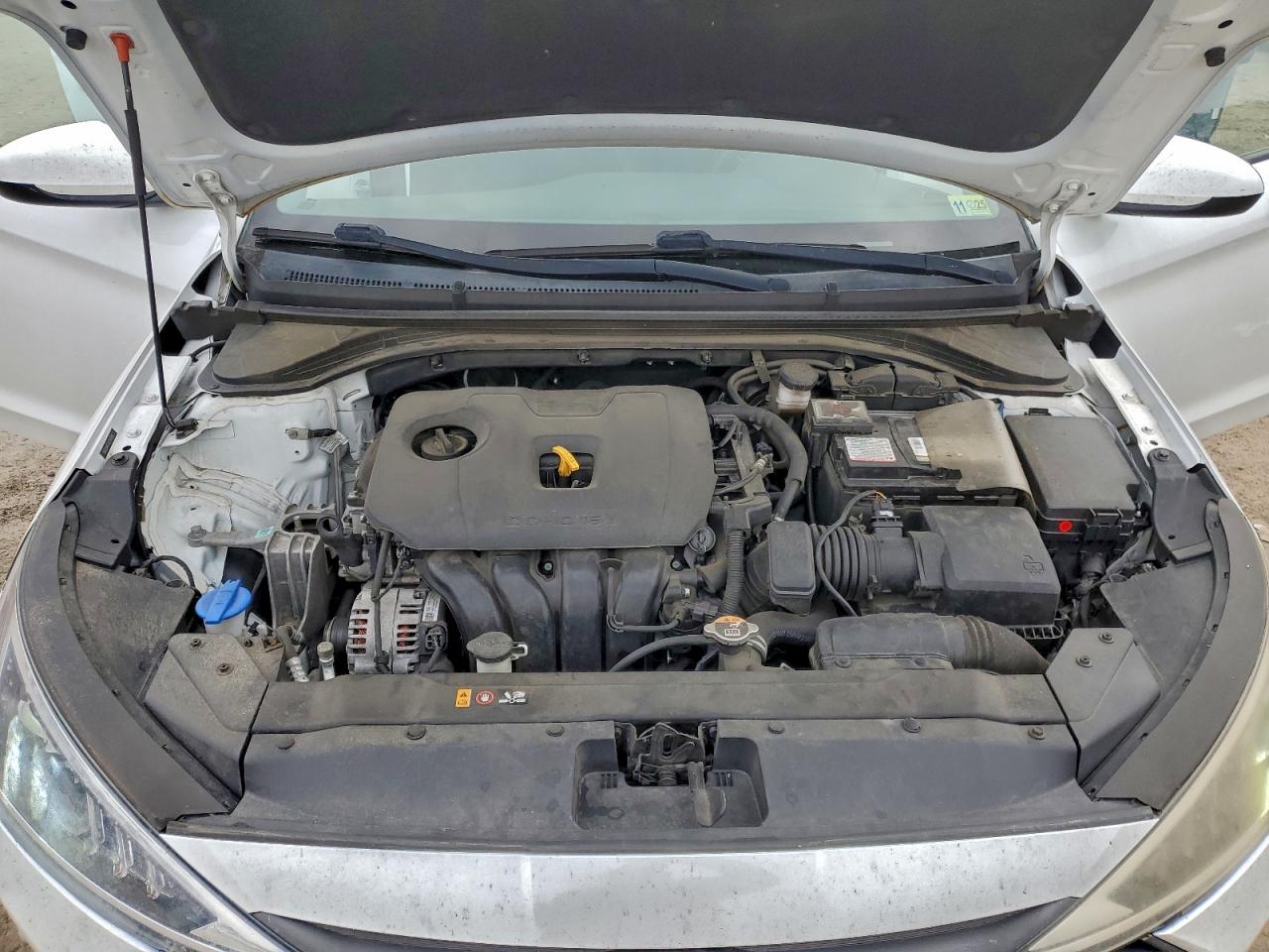 Hyundai ELANTRA Sel Image 9
