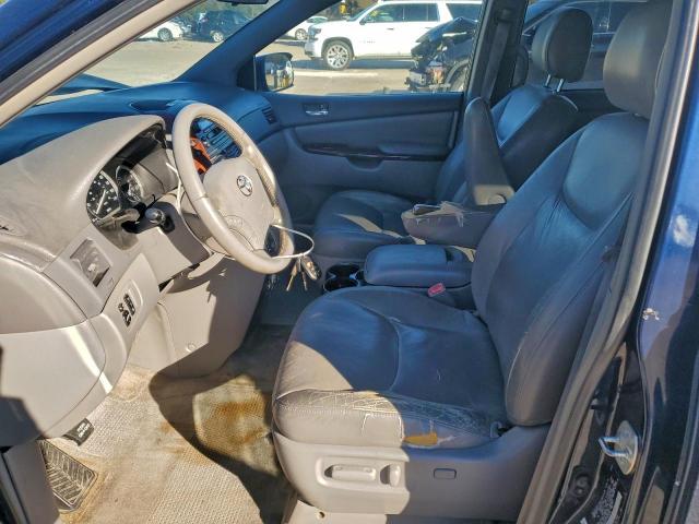 Toyota Sienna Xle Image 12