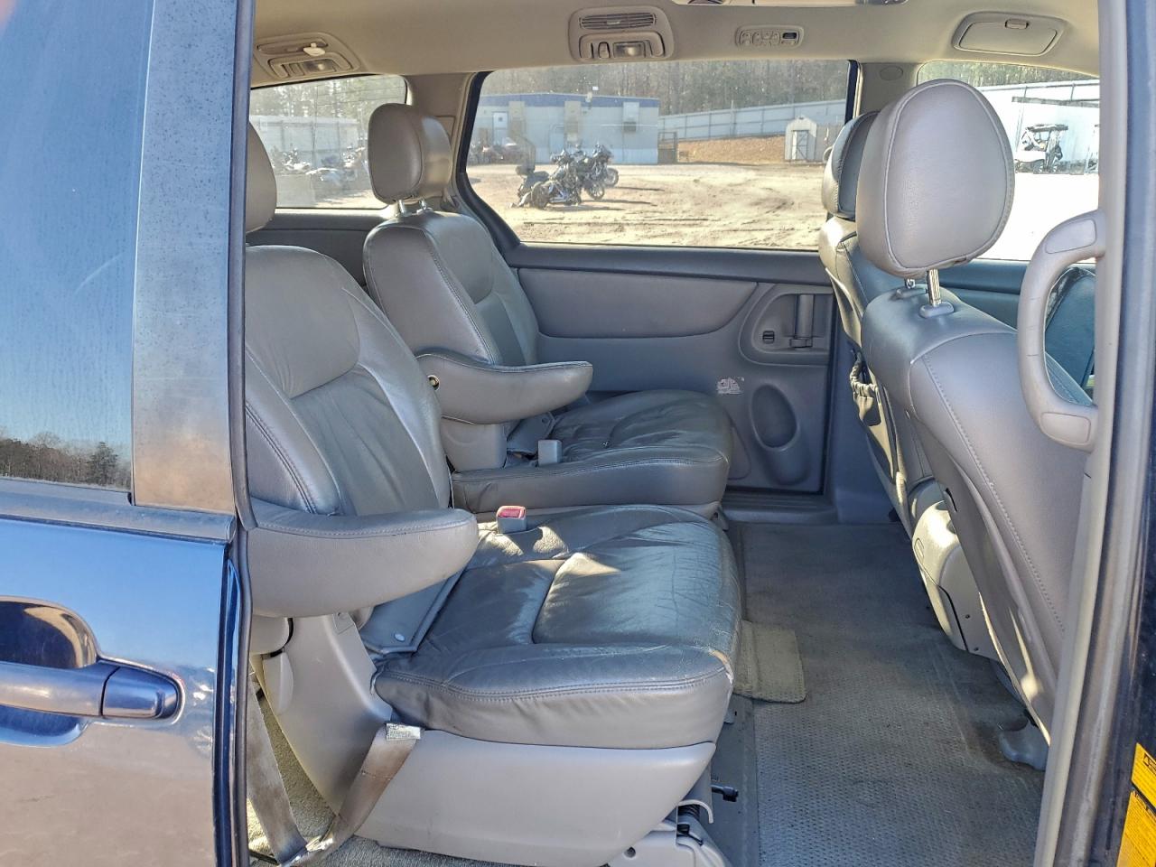 Toyota Sienna Xle Image 8