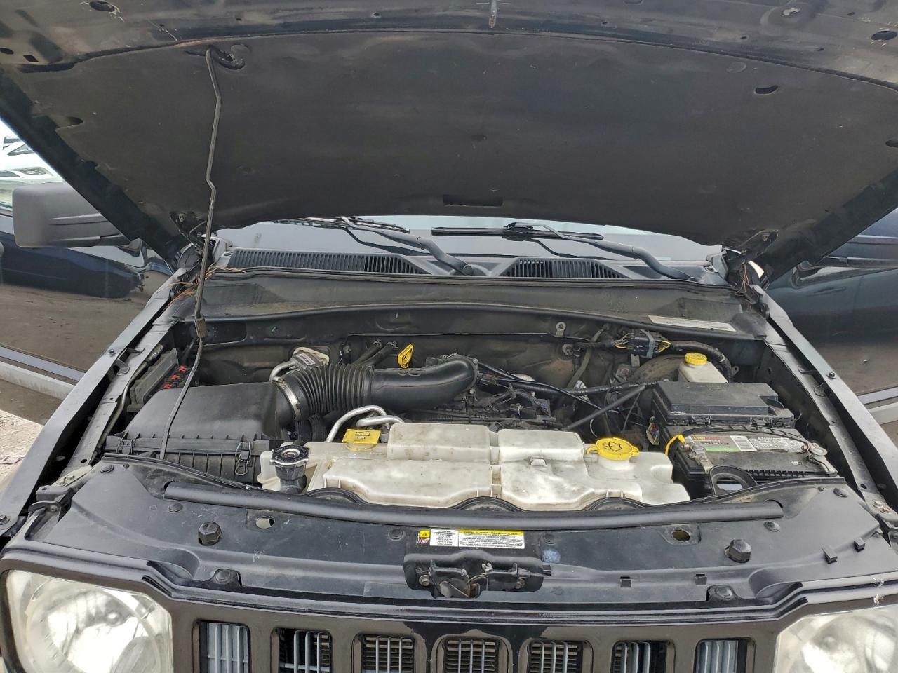 Jeep Liberty Sport Image 4