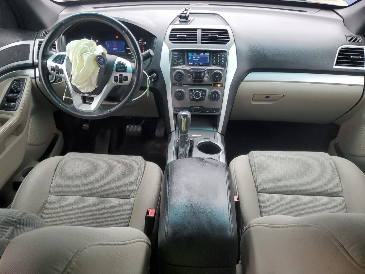 Ford Explorer Xlt Image 6