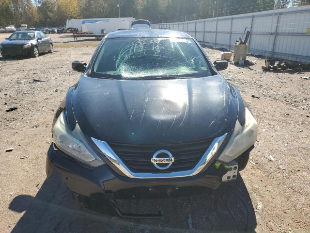 Nissan Altima 2.5 Image 9