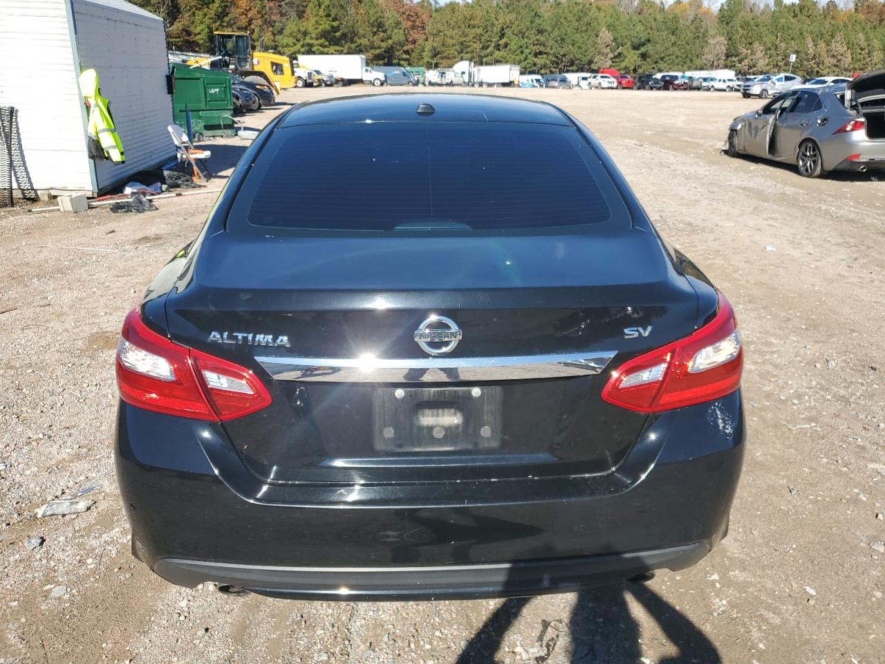 Nissan Altima 2.5 Image 11