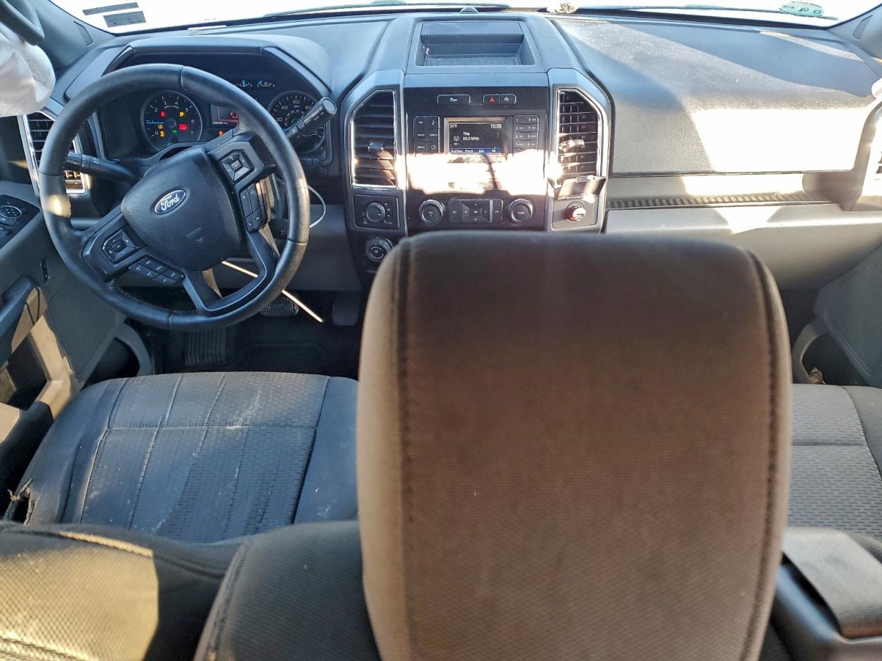 Ford F-150 Supercrew Image 3