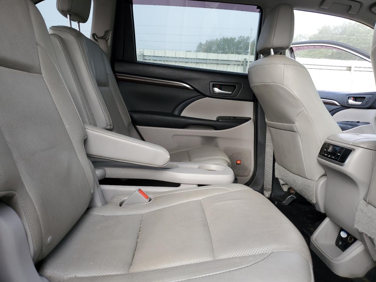 Toyota Highlander Limited Image 9