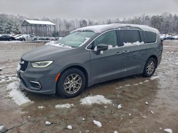  Salvage Chrysler Pacifica