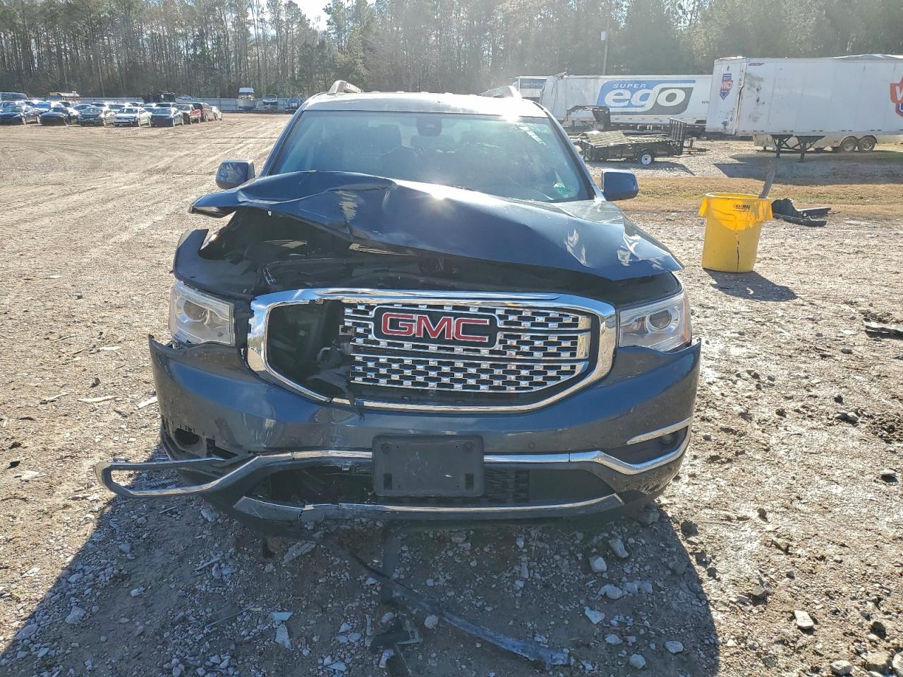 GMC Acadia Denali Image 6