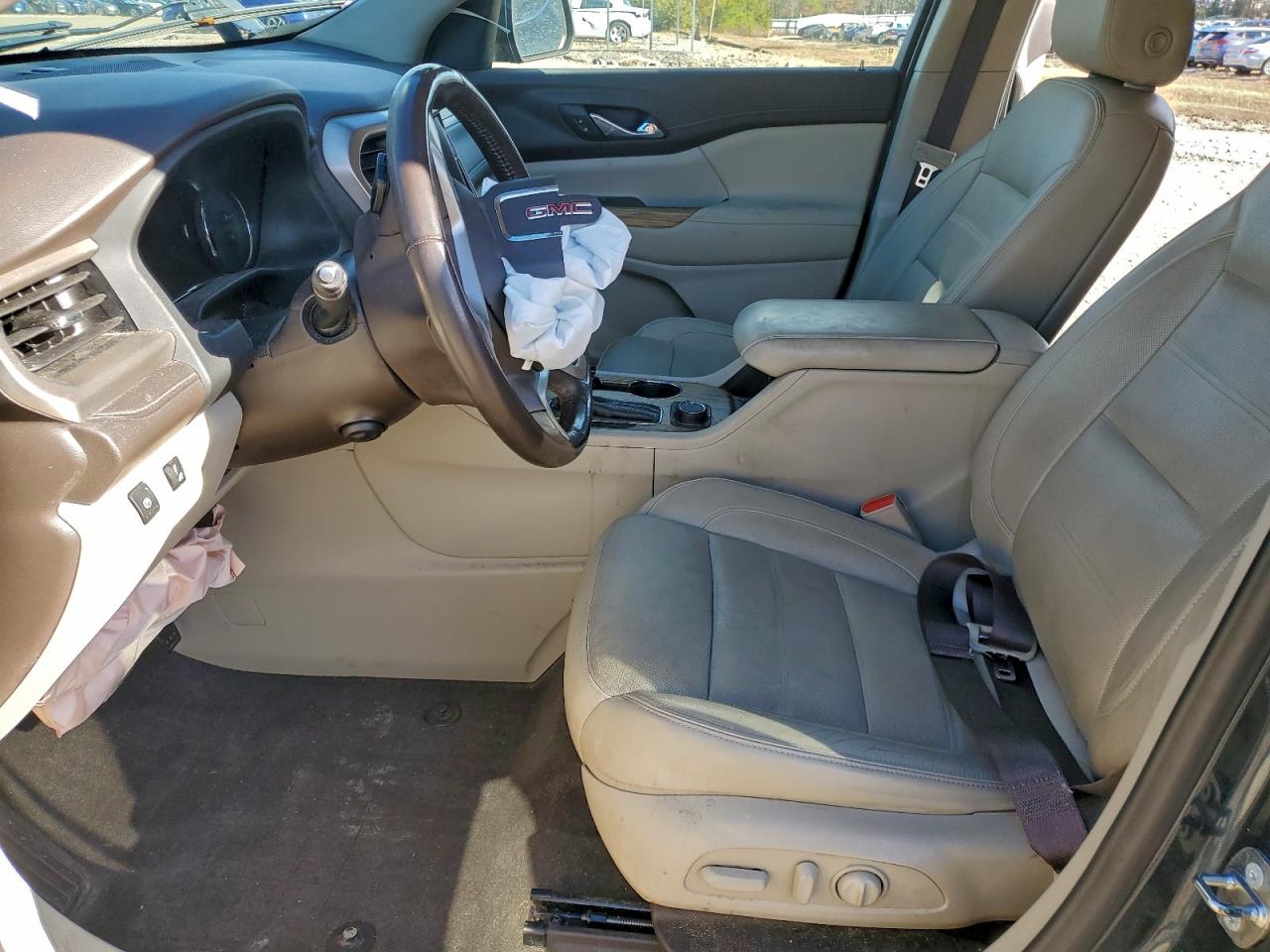 GMC Acadia Denali Image 5