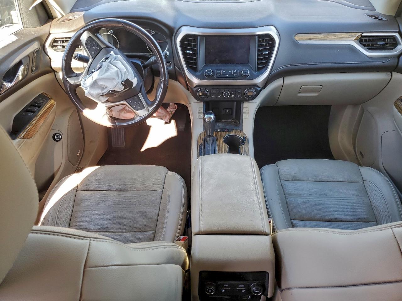 GMC Acadia Denali Image 3