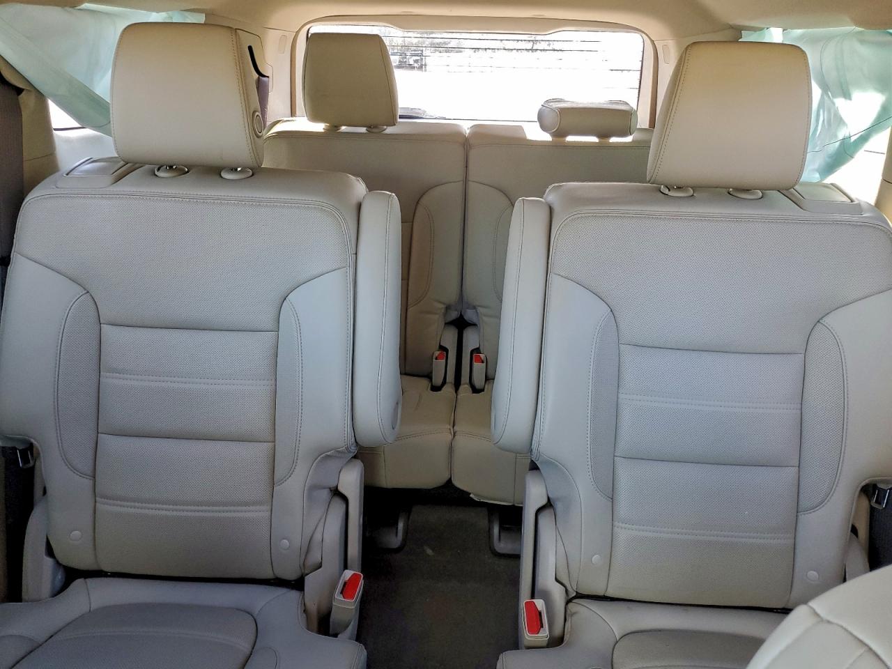 GMC Acadia Denali Image 11