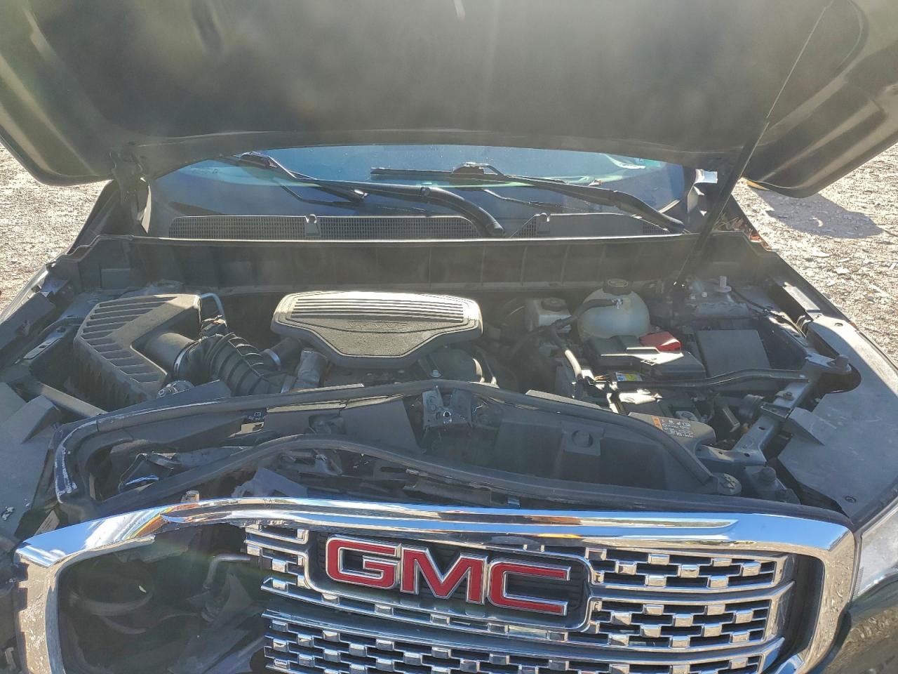 GMC Acadia Denali Image 10