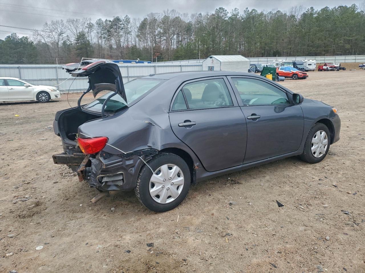 Toyota Corolla Base Image 12