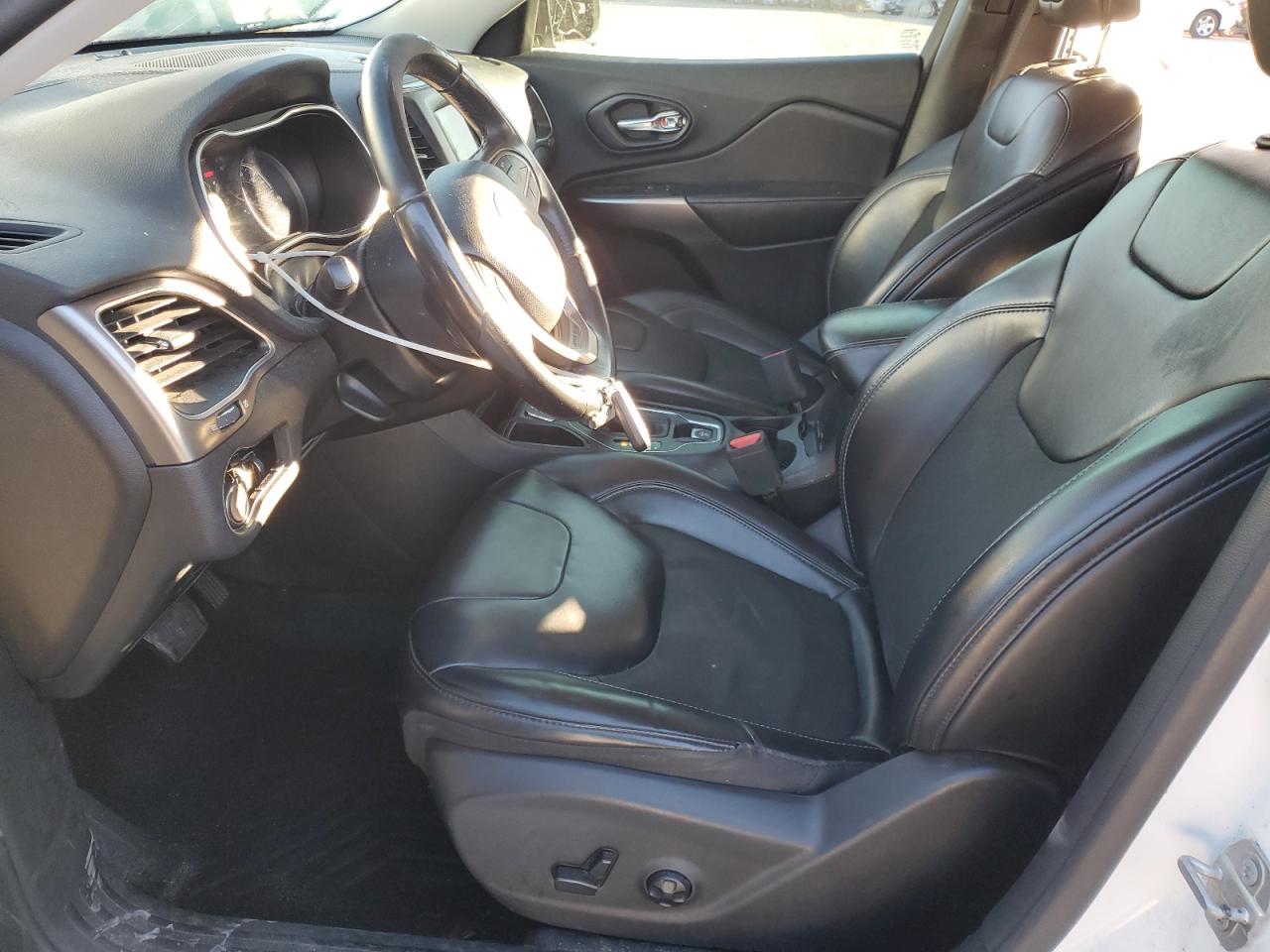 Jeep Grand Cherokee Latitude Plus Image 9