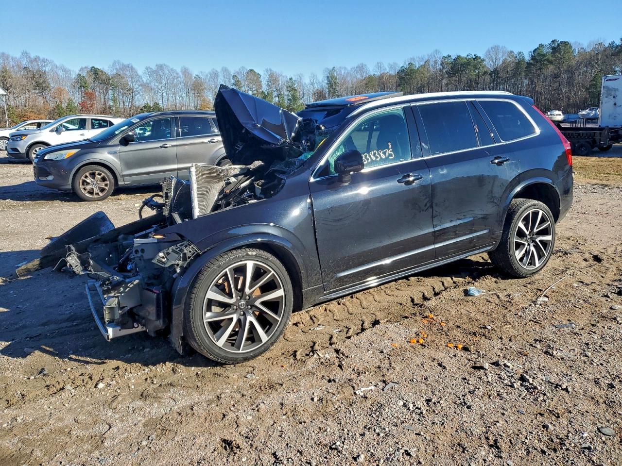 Volvo XC90 T6 Momentum Image 1