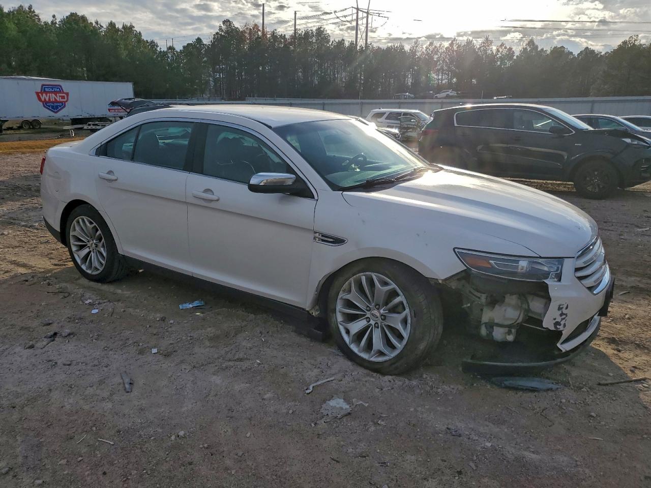 Ford Taurus Limited Image 9