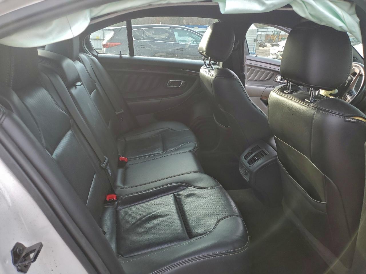 Ford Taurus Limited Image 8