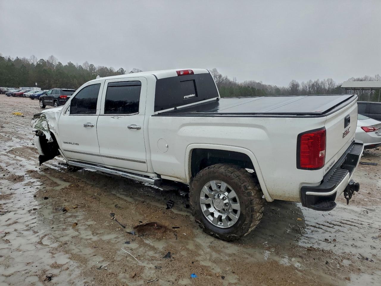GMC Sierra K2500 Denali Image 3